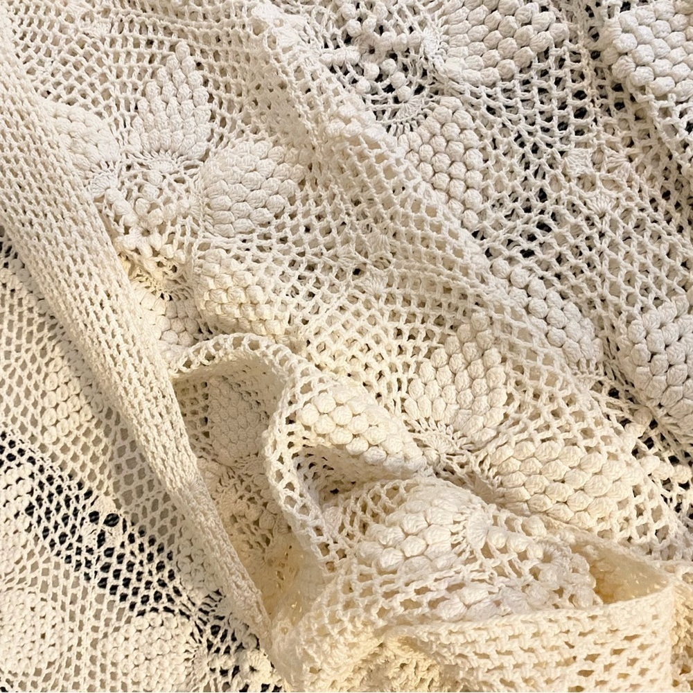 Elegant Cream Crochet Twin Bedspread - Picture 3 of 11